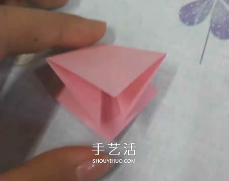 带盖方形包装盒的折法 还包括盒盖上的蝴蝶结 -  www.shouyihuo.com