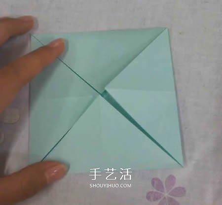 带盖方形包装盒的折法 还包括盒盖上的蝴蝶结 -  www.shouyihuo.com