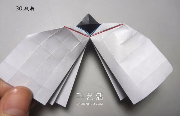 折纸蝴蝶的详细步骤图 手工菜粉蝶的折法图解 -  www.shouyihuo.com