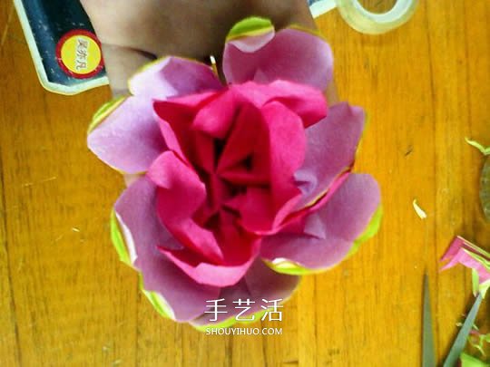 月季花的折法简单易学 情人节月季花手工制作 -  www.shouyihuo.com