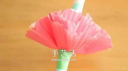 最简单蛋糕纸花的做法 蛋糕纸手工制作可爱小花 -  www.shouyihuo.com
