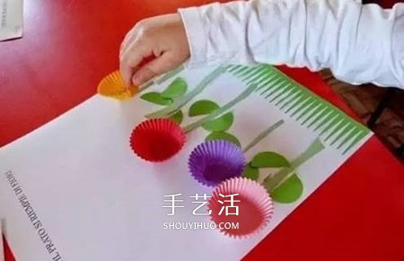 最简单蛋糕纸花的做法 蛋糕纸手工制作可爱小花 -  www.shouyihuo.com