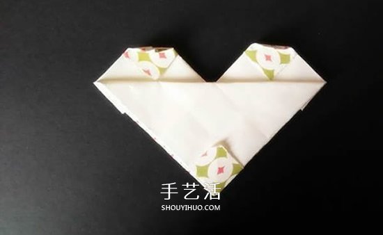 简单格子爱心怎么折 格纹桃心的折叠方法图解 -  www.shouyihuo.com