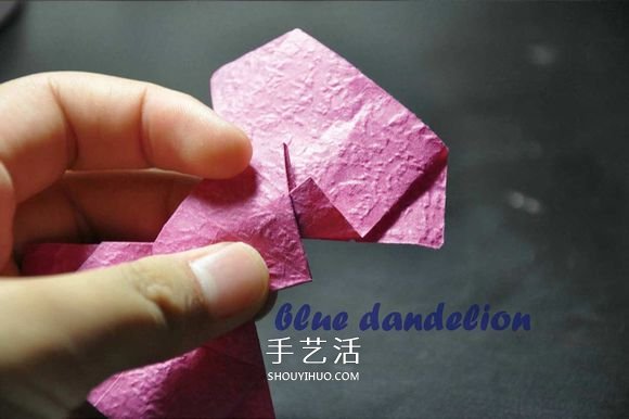 浪漫蝴蝶心的折法图解 折纸蝴蝶爱心的步骤图 -  www.shouyihuo.com