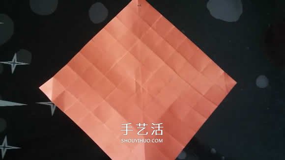 玫瑰纸盒的折法图解 情人节玫瑰礼品盒折纸 -  www.shouyihuo.com