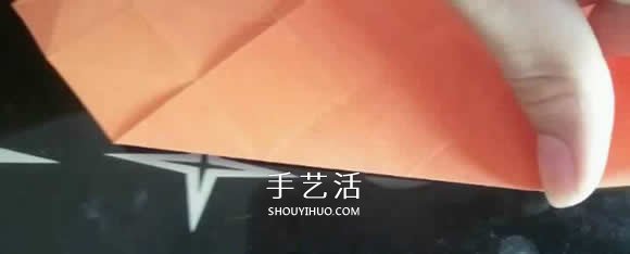 玫瑰纸盒的折法图解 情人节玫瑰礼品盒折纸 -  www.shouyihuo.com