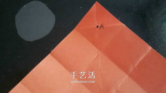 玫瑰纸盒的折法图解 情人节玫瑰礼品盒折纸 -  www.shouyihuo.com