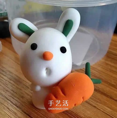 抱胡萝卜的小白兔超轻粘土手工制作图解 -  www.shouyihuo.com