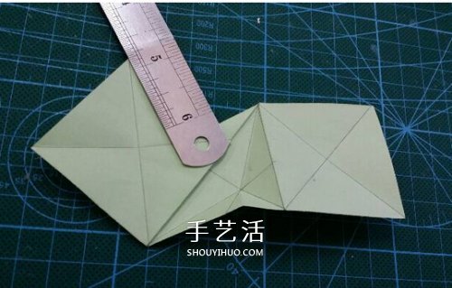 怎么折纸星星花球图解 发射光芒立体星星的折法 -  www.shouyihuo.com