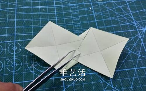 怎么折纸星星花球图解 发射光芒立体星星的折法 -  www.shouyihuo.com