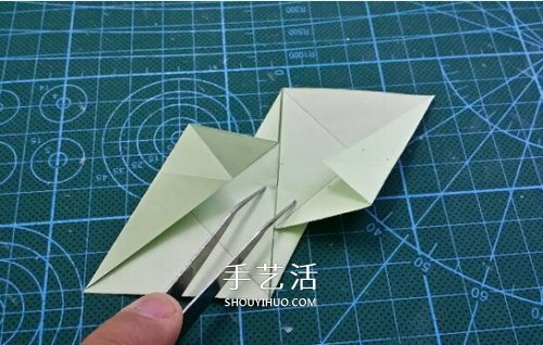 怎么折纸星星花球图解 发射光芒立体星星的折法 -  www.shouyihuo.com