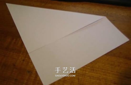 飞得更快更远！ 简单纸飞机的折纸方法图解 -  www.shouyihuo.com