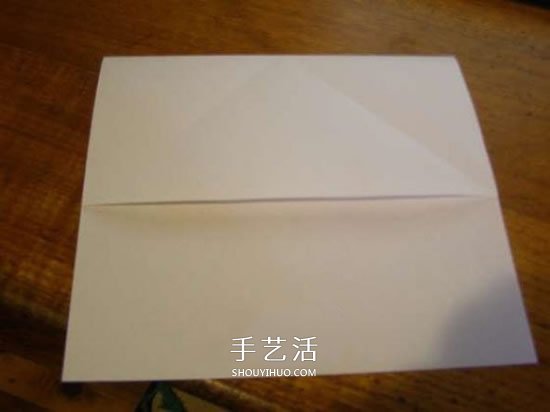 飞得更快更远！ 简单纸飞机的折纸方法图解 -  www.shouyihuo.com