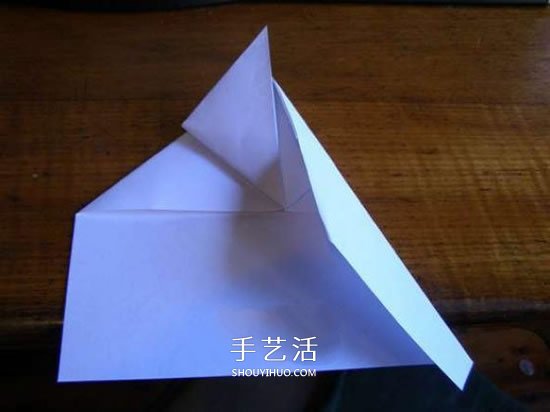 飞得更快更远！ 简单纸飞机的折纸方法图解 -  www.shouyihuo.com