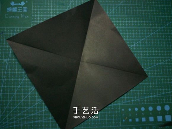 折一只国宝出来！可爱大熊猫的折纸方法图解 -  www.shouyihuo.com