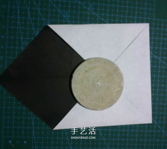 折一只国宝出来！可爱大熊猫的折纸方法图解 -  www.shouyihuo.com