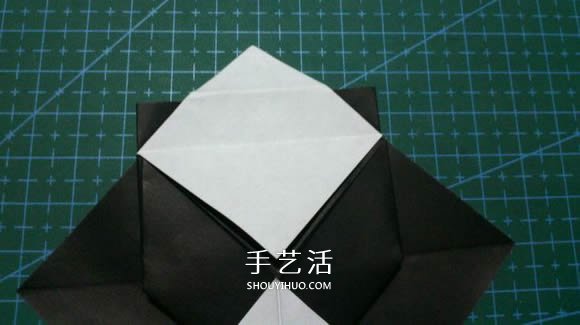 折一只国宝出来！可爱大熊猫的折纸方法图解 -  www.shouyihuo.com