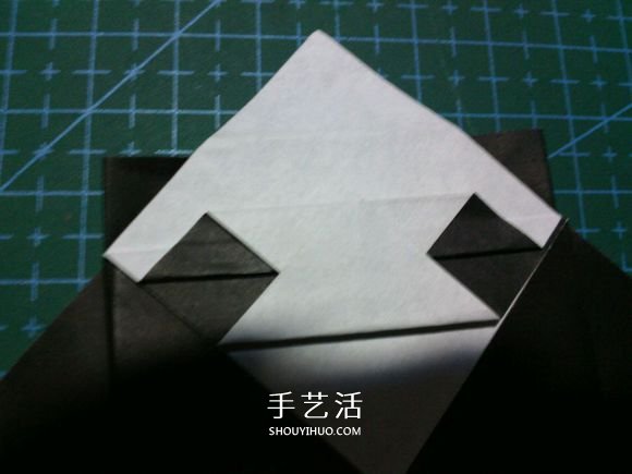 折一只国宝出来！可爱大熊猫的折纸方法图解 -  www.shouyihuo.com
