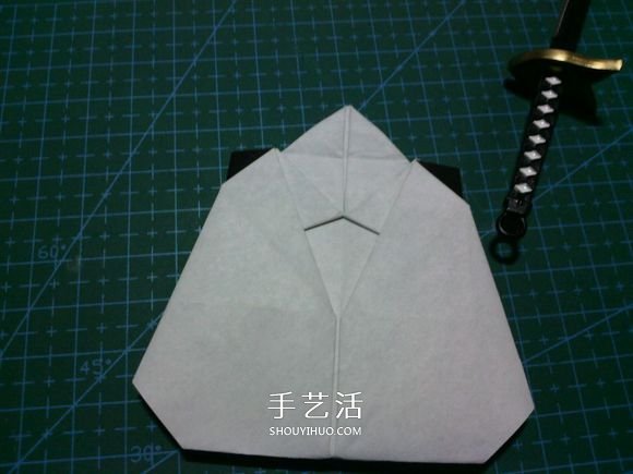 折一只国宝出来！可爱大熊猫的折纸方法图解 -  www.shouyihuo.com