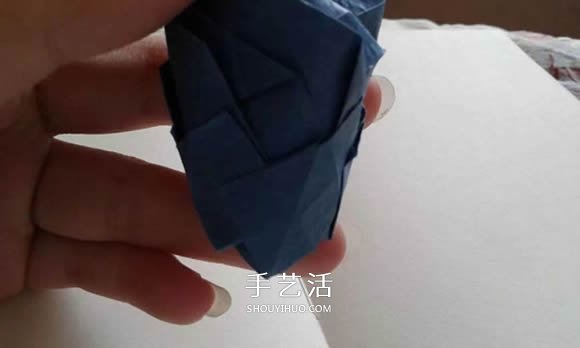 折纸玫瑰花教程 漂亮贝利尔玫瑰的折法步骤 -  www.shouyihuo.com