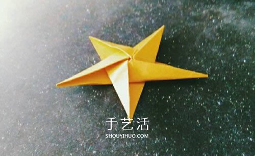 立体小星星的折法图解 漂亮五角星怎么折教程 -  www.shouyihuo.com