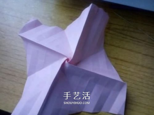 AP玫瑰折纸方法图解 漂亮花型玫瑰怎么折图解 -  www.shouyihuo.com