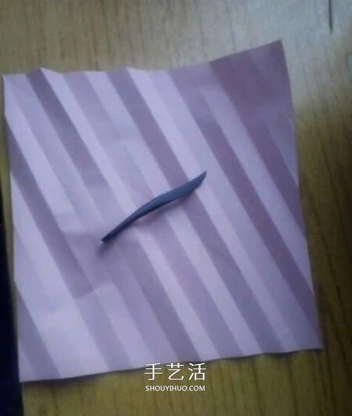 AP玫瑰折纸方法图解 漂亮花型玫瑰怎么折图解 -  www.shouyihuo.com