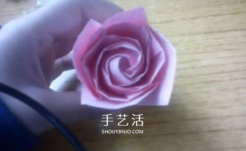 AP玫瑰折纸方法图解 漂亮花型玫瑰怎么折图解 -  www.shouyihuo.com