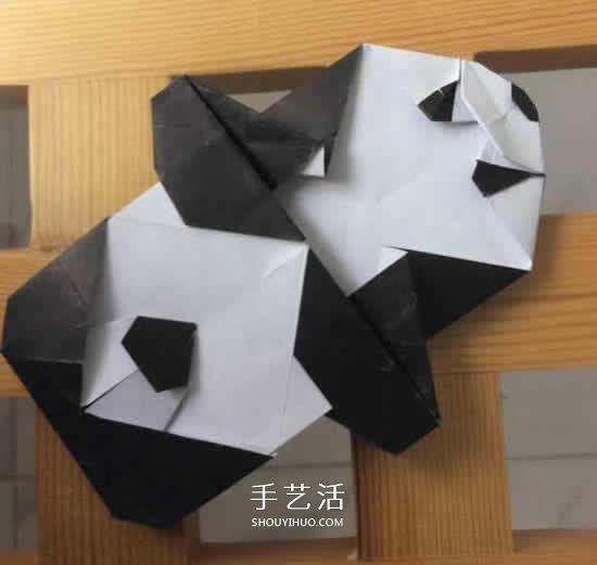 爬行大熊猫的折纸步骤图解 憨态可掬很可爱~ -  www.shouyihuo.com