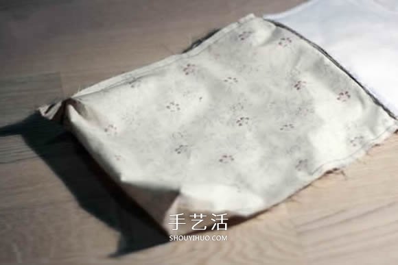 自制方形化妆包的方法 手工化妆包制作教程 -  www.shouyihuo.com