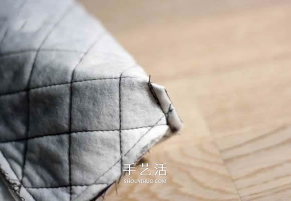 自制方形化妆包的方法 手工化妆包制作教程 -  www.shouyihuo.com