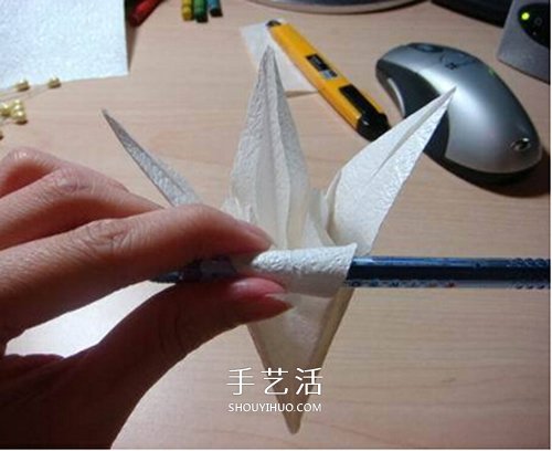 寓意百年好合！ 美丽纸百合花的折叠方法图解 -  www.shouyihuo.com