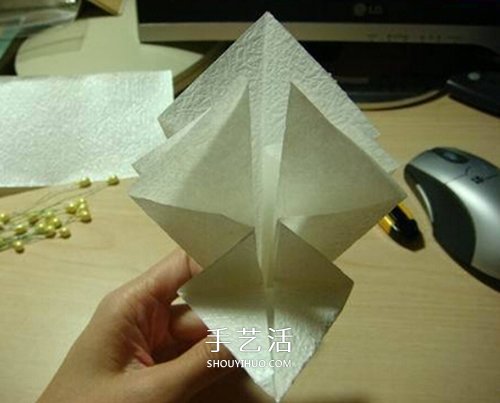寓意百年好合！ 美丽纸百合花的折叠方法图解 -  www.shouyihuo.com