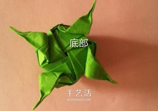 一张纸折玫瑰花的图解教程 连花萼也一起折出 -  www.shouyihuo.com