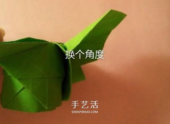 一张纸折玫瑰花的图解教程 连花萼也一起折出 -  www.shouyihuo.com
