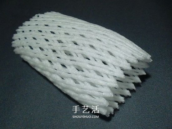 水果网套废物利用 配上矿泉水瓶做灯笼灯饰 -  www.shouyihuo.com