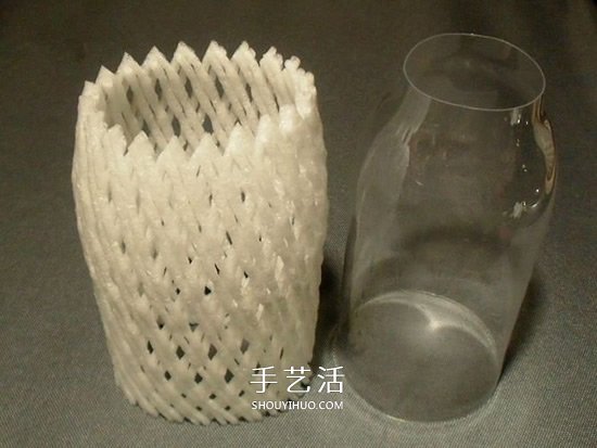 水果网套废物利用 配上矿泉水瓶做灯笼灯饰 -  www.shouyihuo.com