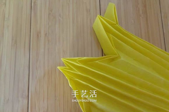 鹰的折纸教程 手工折纸展开翅膀雄鹰的步骤图 -  www.shouyihuo.com