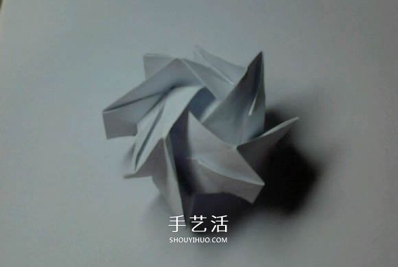 福山玫瑰改造而来 漂亮四角玫瑰花的折法图解 -  www.shouyihuo.com