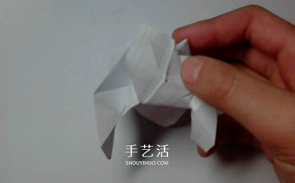 福山玫瑰改造而来 漂亮四角玫瑰花的折法图解 -  www.shouyihuo.com