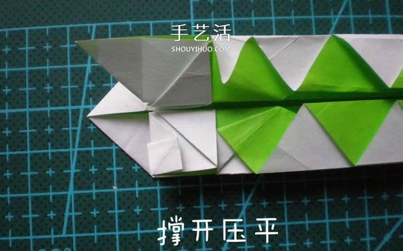 可爱小虫子！简单卡通毛毛虫的折法图解教程 -  www.shouyihuo.com