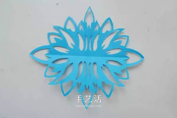 怎么剪纸窗花的教程 四角剪纸大图案窗花图解 -  www.shouyihuo.com