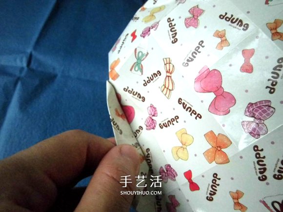 八面玲珑绣球礼盒折法 折纸绣球礼品盒的方法 -  www.shouyihuo.com