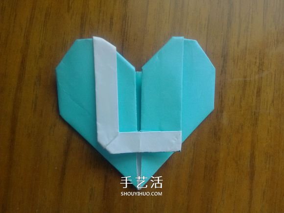 LOVE U字母心的折法 情人节表白爱心折纸图解 -  www.shouyihuo.com