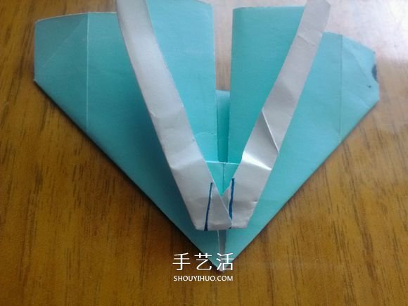 LOVE U字母心的折法 情人节表白爱心折纸图解 -  www.shouyihuo.com