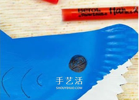 纸餐盘废物利用 嘴巴可以动的鲨鱼玩具小制作 -  www.shouyihuo.com