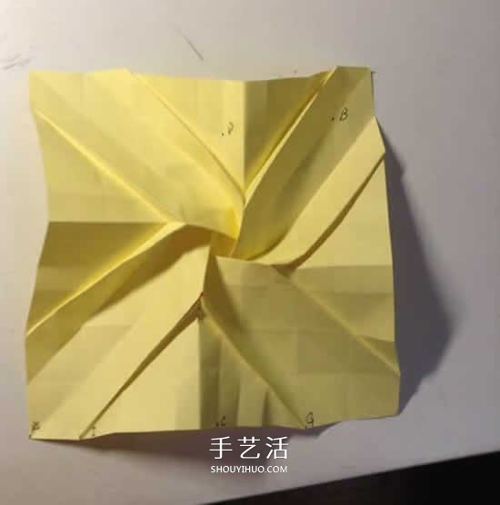 原创微微玫瑰的折法 详细折纸玫瑰花过程步骤 -  www.shouyihuo.com