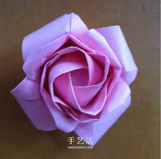 原创微微玫瑰的折法 详细折纸玫瑰花过程步骤 -  www.shouyihuo.com