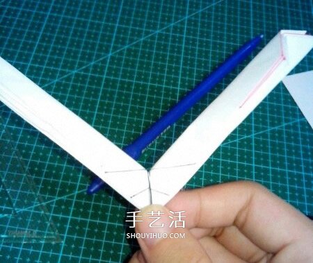 六翼炽天使之心折法 折纸带六翼翅膀爱心图解 -  www.shouyihuo.com
