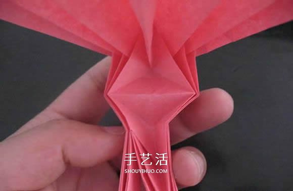 赠送初恋的小礼物！折纸蔷薇戒指的折法图解 -  www.shouyihuo.com
